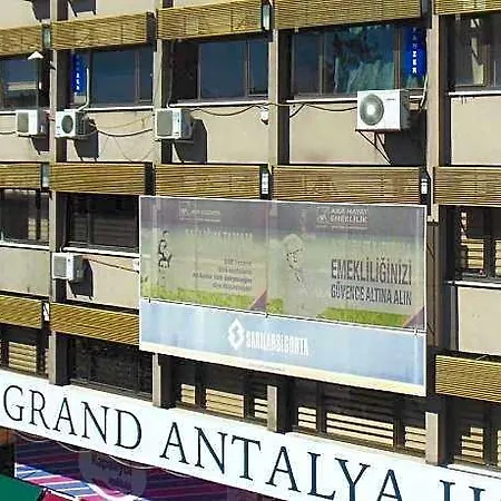 Alojamento de Acomodação e Pequeno-almoço Grand Antália