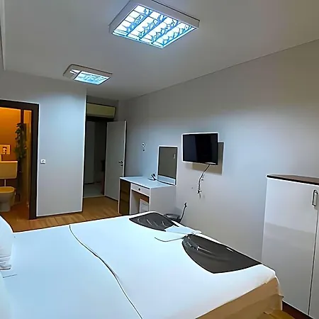 Alojamento de Acomodação e Pequeno-almoço Grand 3*