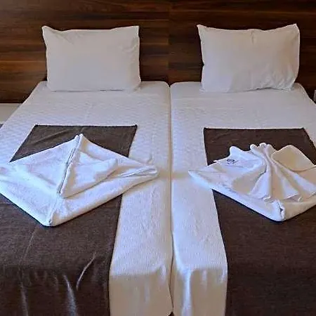 Grand Bed & Breakfast 3*
