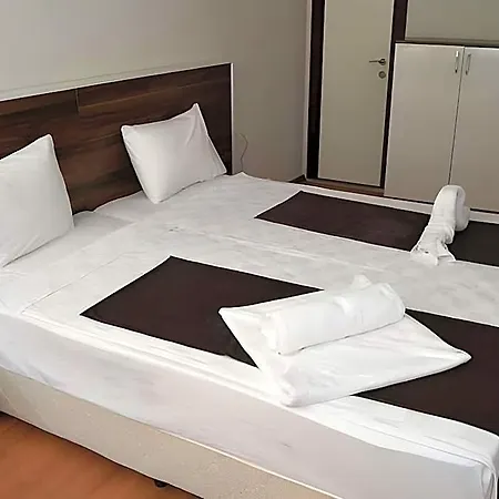 Grand Bed & Breakfast 3*