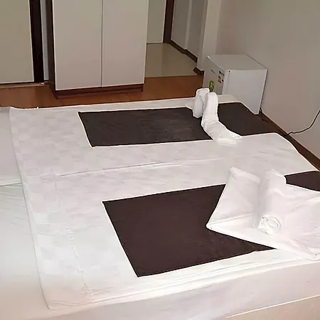 Grand Bed & Breakfast 3*